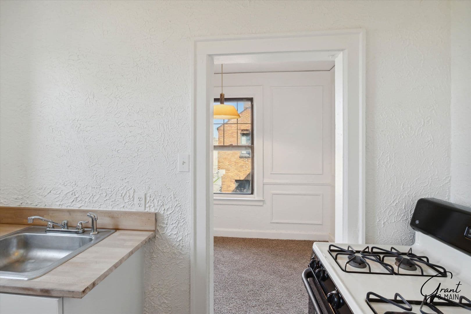Detroit Apartment: 2023 Tuxedo Street