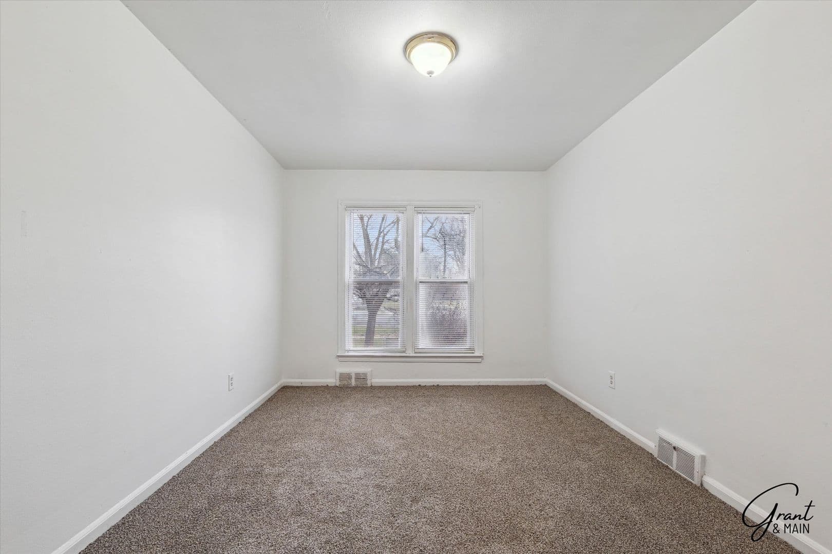 Detroit Apartment: 15818 Puritan