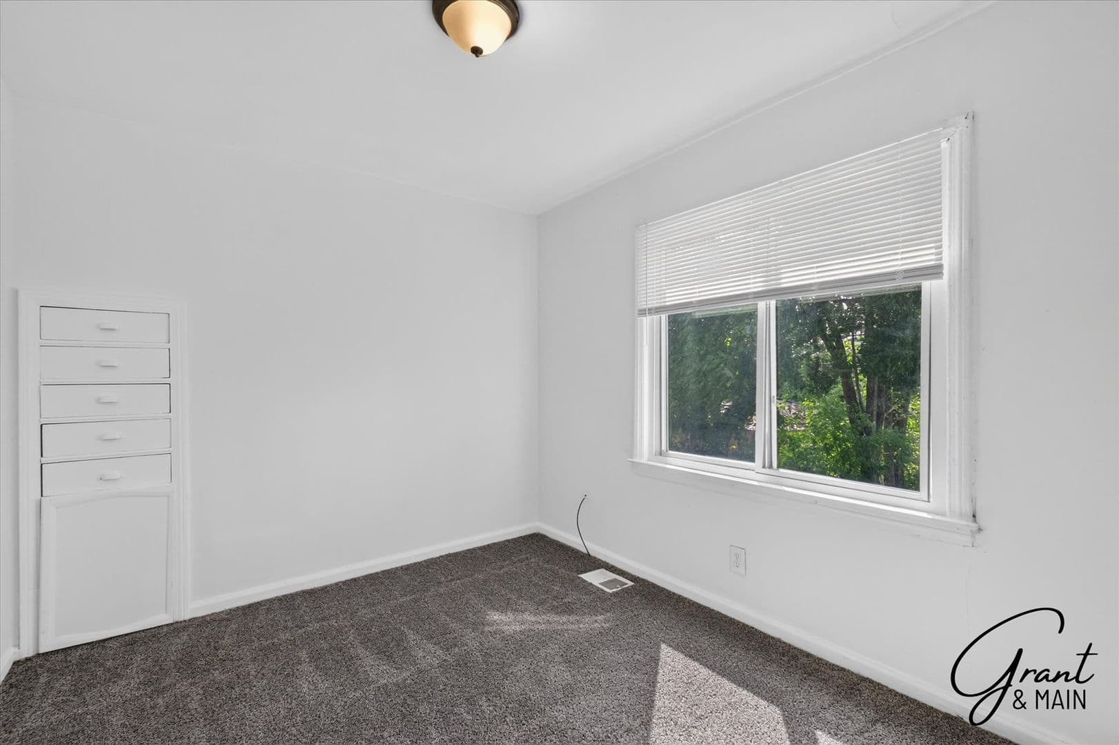 Detroit Apartment: 5781 Chalmers