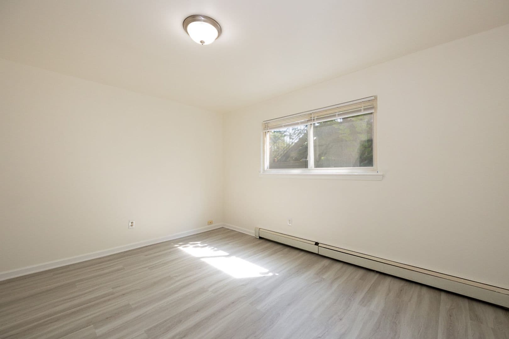 Detroit Apartment: 22330 W Warren