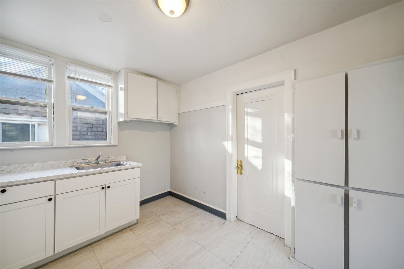 Detroit Apartment: 15758 Mendota