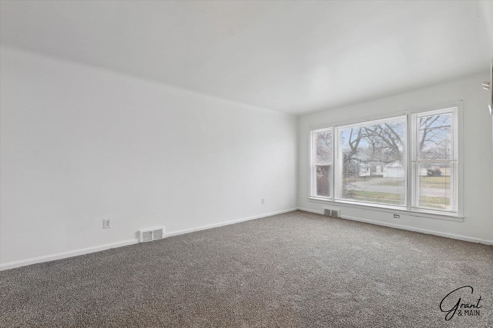 Detroit Apartment: 15818 Puritan