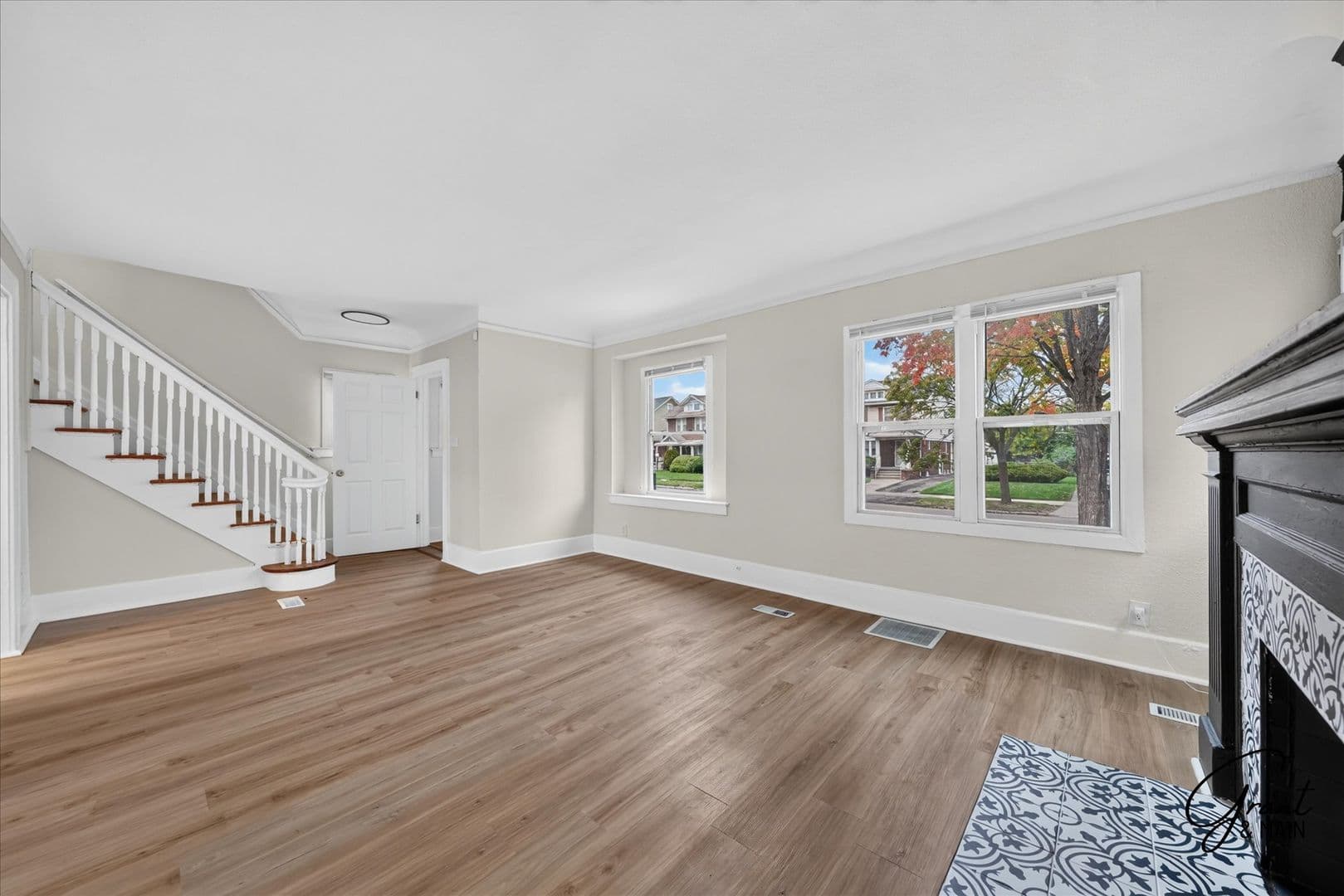 Detroit House: 2633 Burlingame St