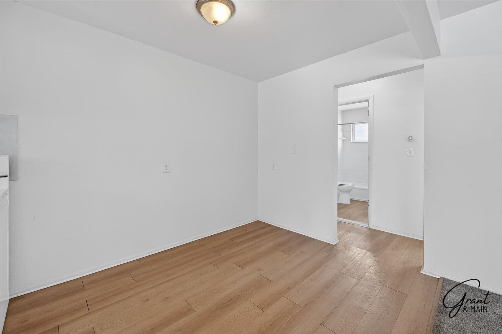 Garden City Apartment: 6409 Middlebelt