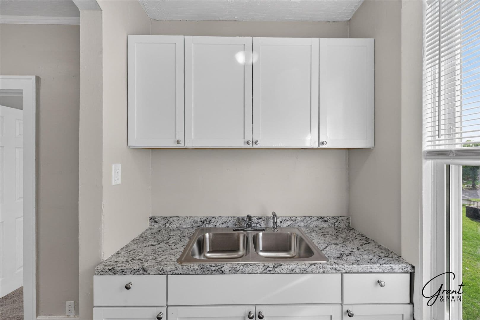 Detroit Apartment: 7005 - 7015 Eaton Street