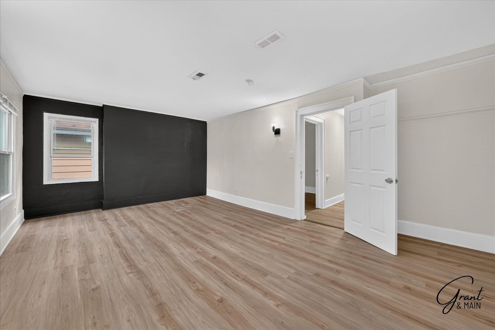 Detroit House: 2633 Burlingame St
