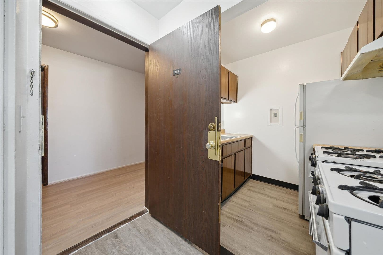 Detroit Apartment: 23740 Fenkell