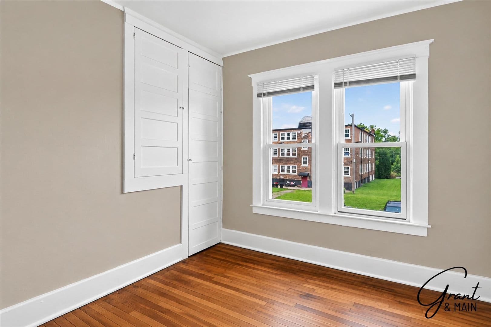 Detroit Apartment: 1943 W Bethune