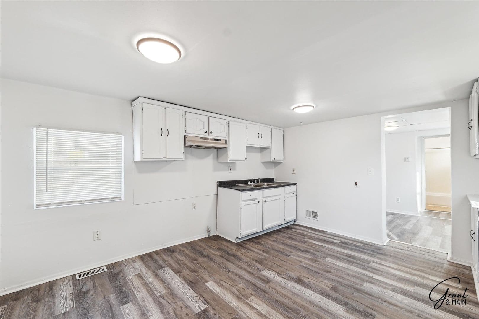 Warren House: 2615 Emmons
