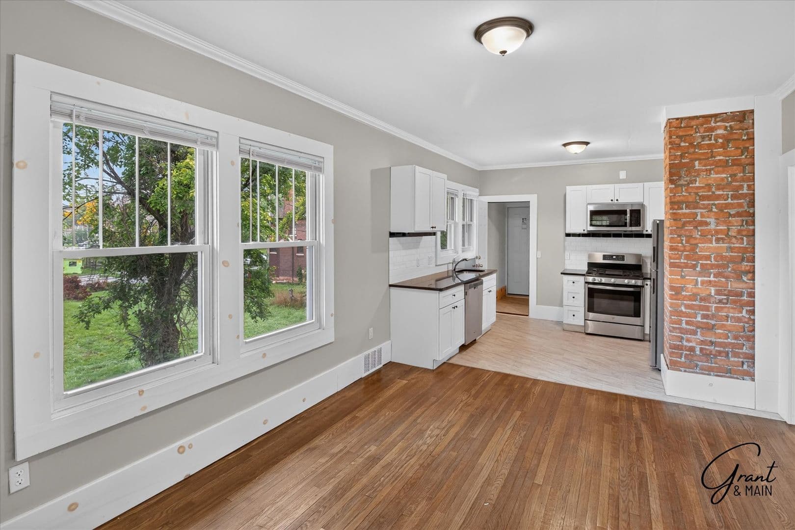 Detroit Apartment: 7426 - 7428 Dunedin