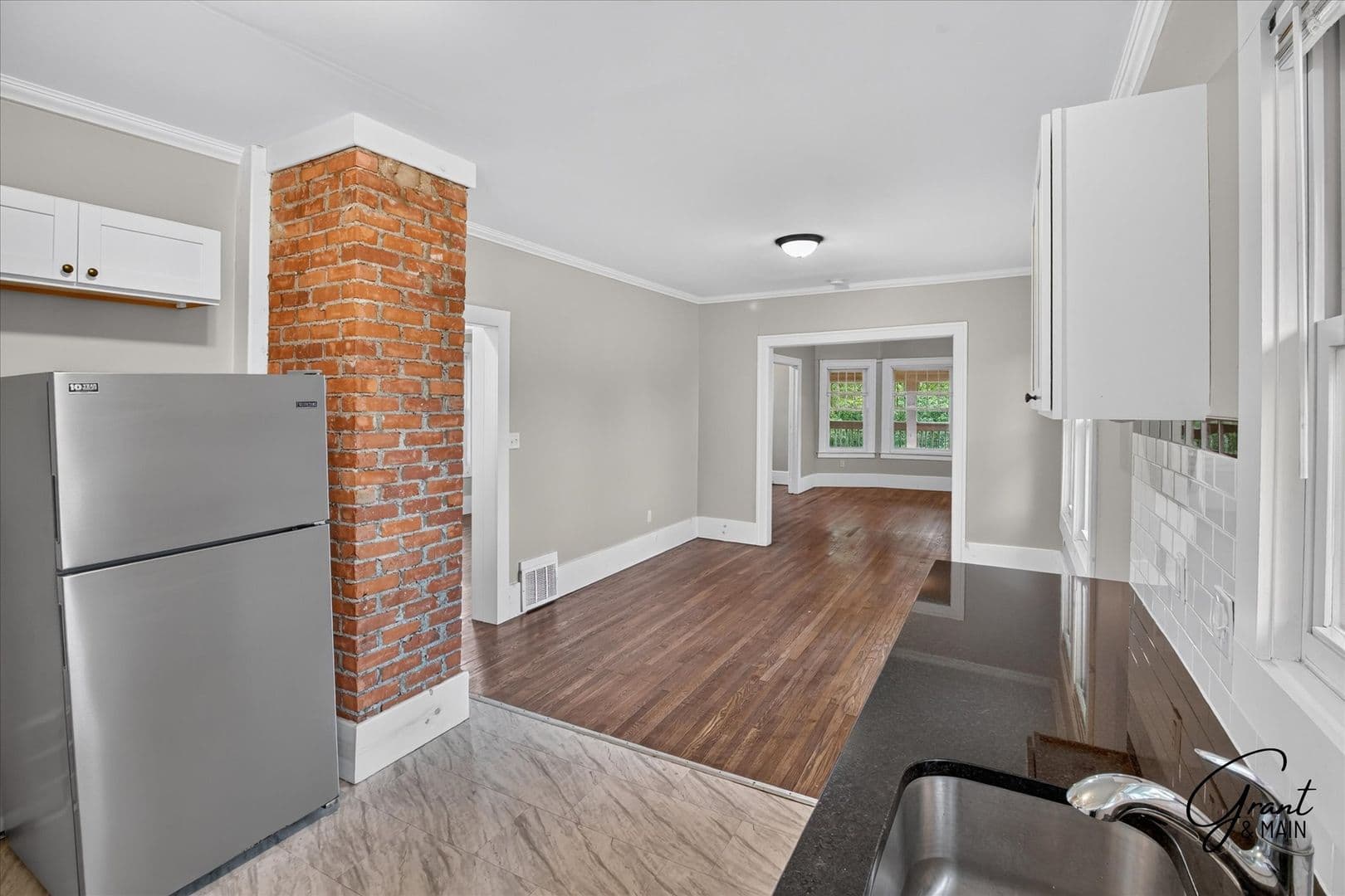 Detroit Apartment: 7426 - 7428 Dunedin