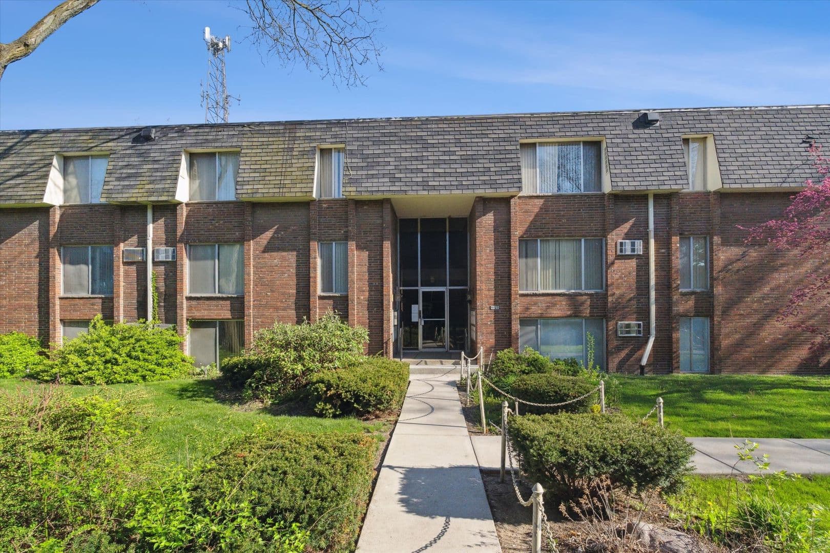 Detroit Apartment: 23740 Fenkell
