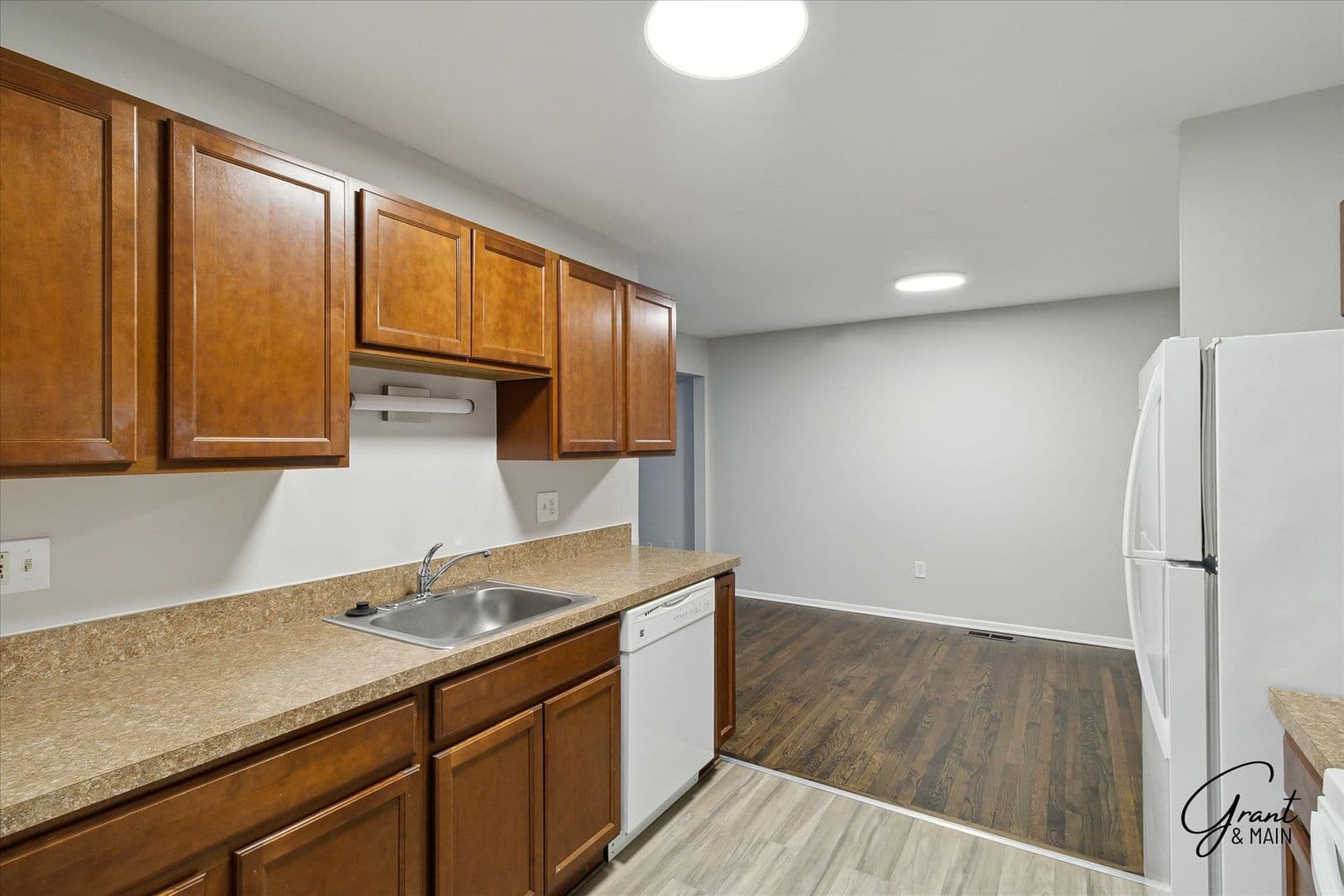 Ferndale Apartment: 271 E. Oakridge