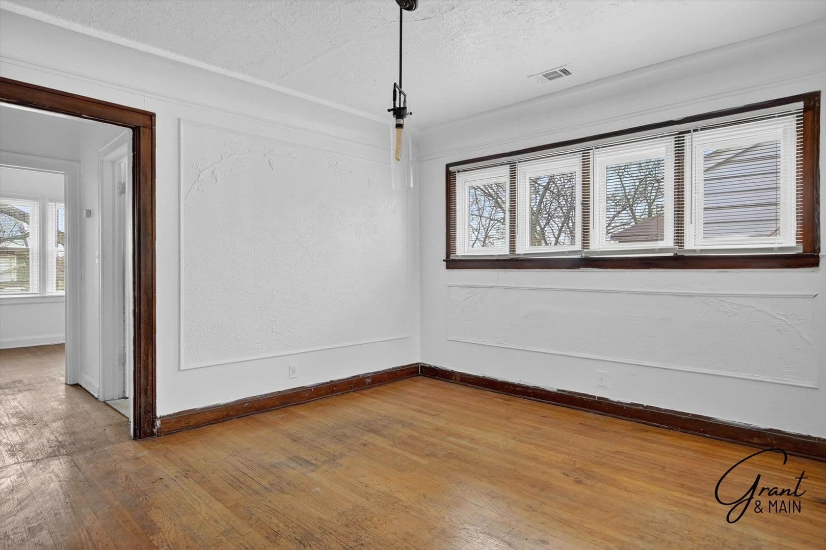 Detroit Apartment: 10343 -10345 Crocuslawn St.