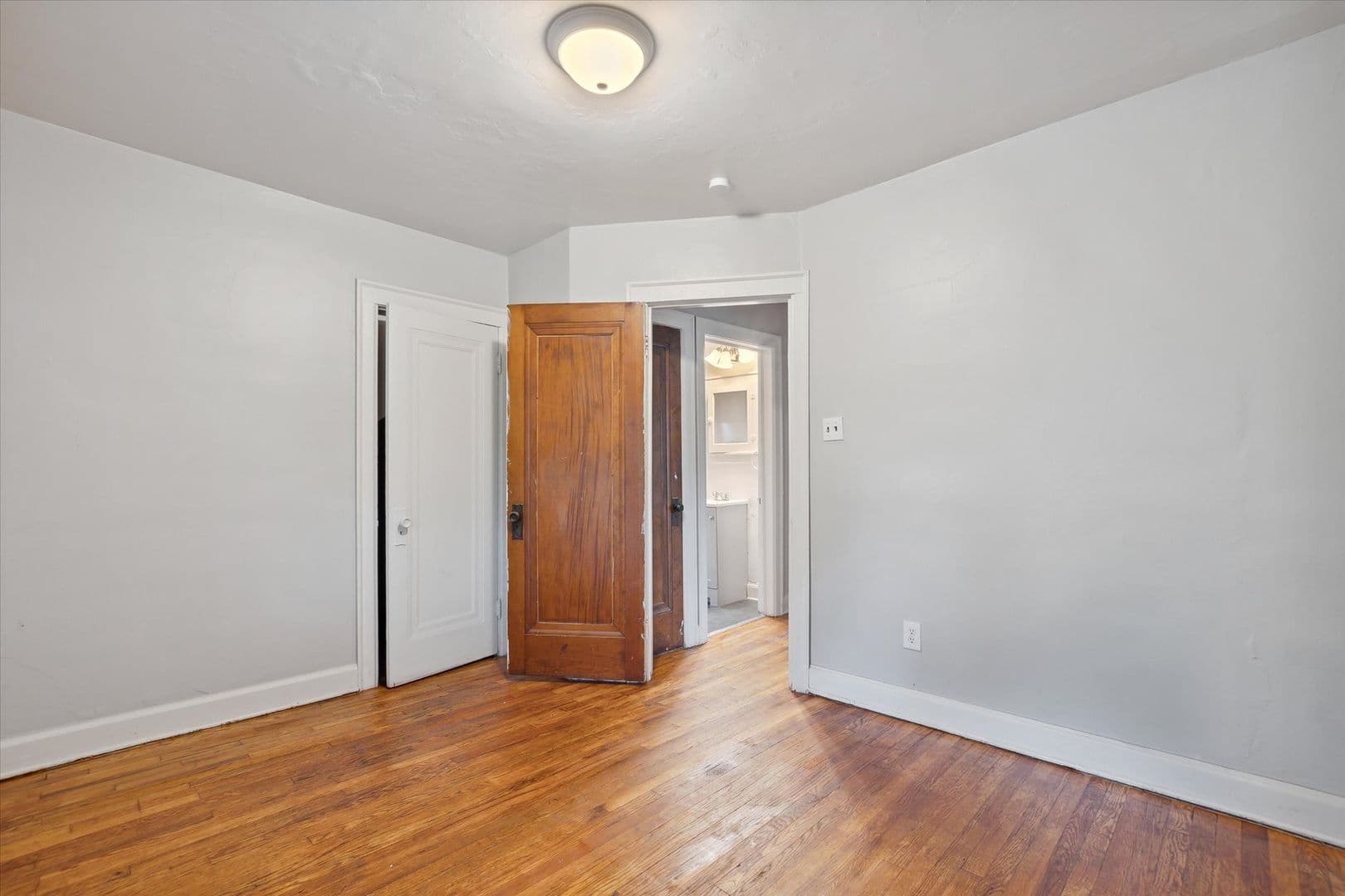 Detroit Apartment: 15758 Mendota