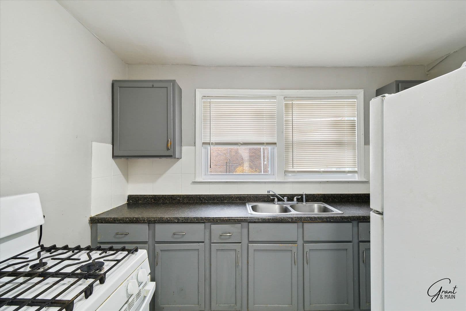 Detroit Apartment: 15818 Puritan