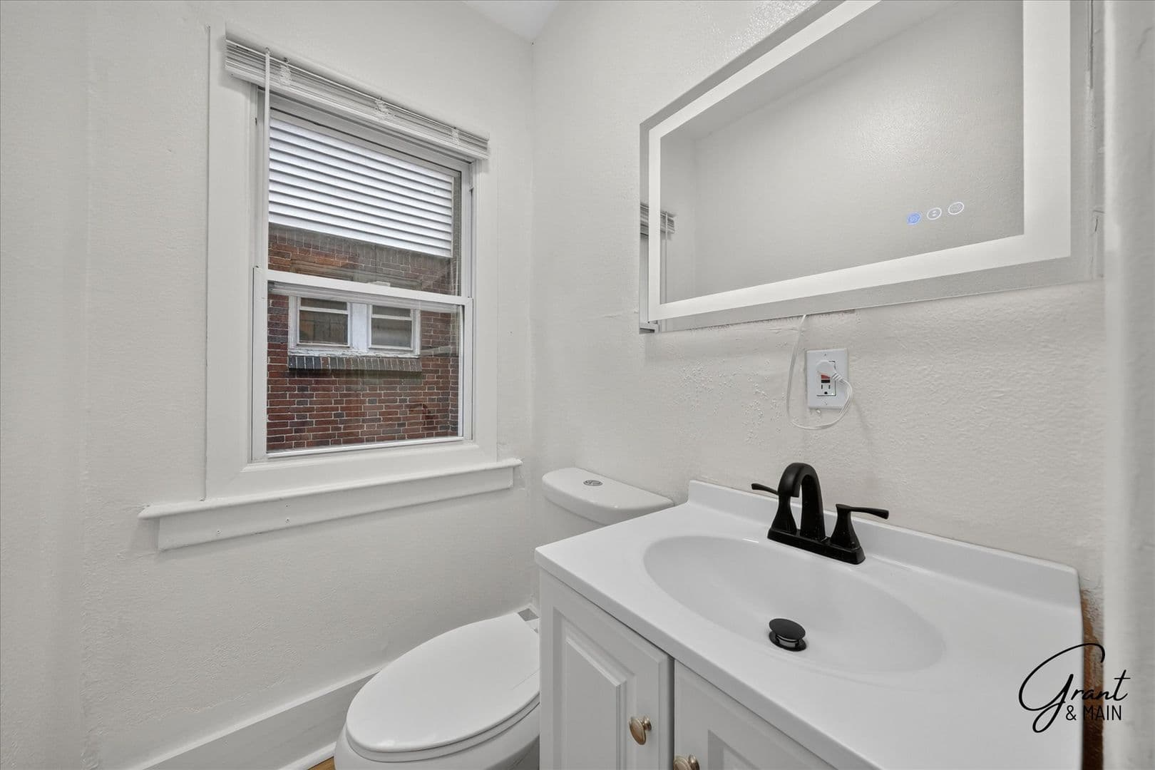 Detroit House: 2633 Burlingame St