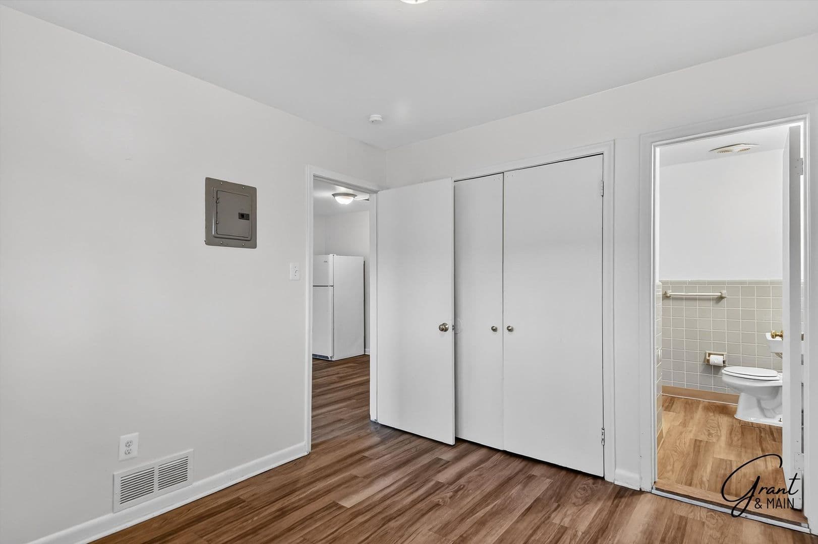 Garden City Apartment: 6409 Middlebelt