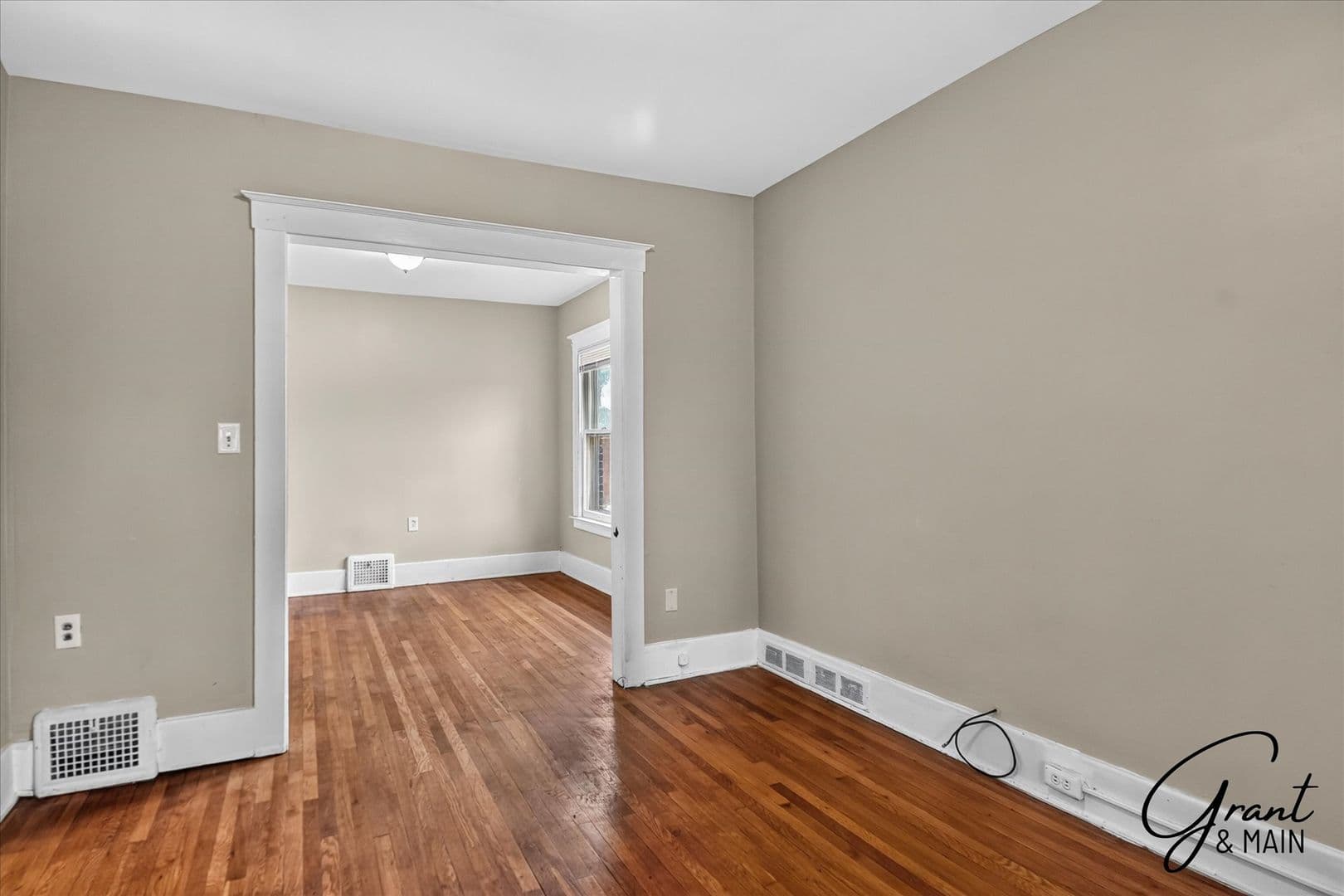 Detroit Apartment: 1943 W Bethune