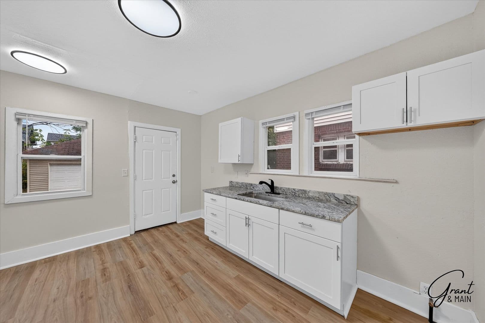 Detroit House: 2633 Burlingame St