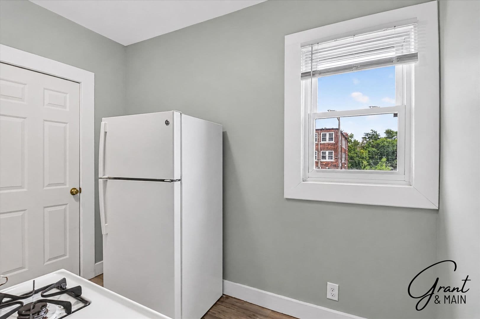 Detroit Apartment: 1943 W Bethune