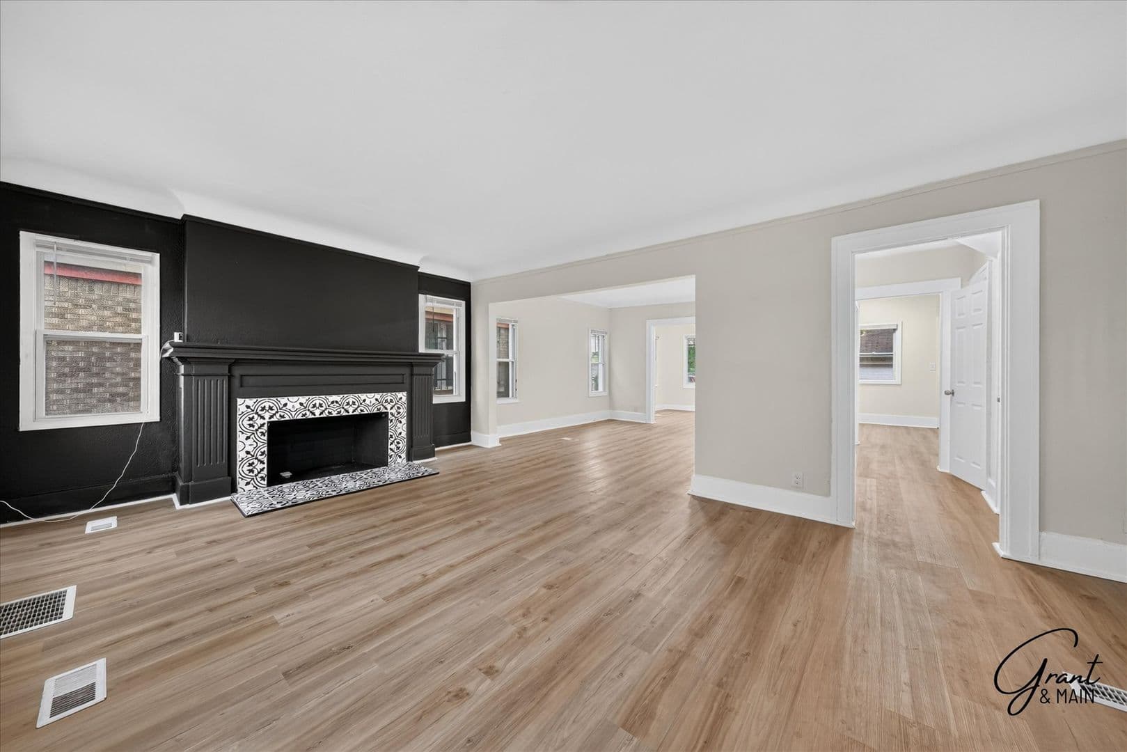 Detroit House: 2633 Burlingame St