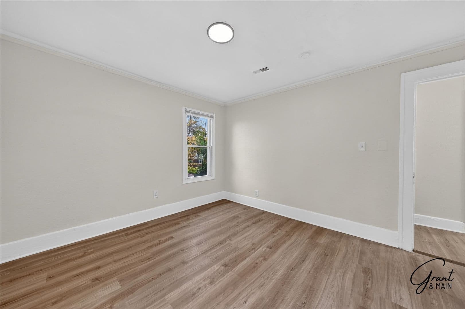 Detroit House: 2633 Burlingame St