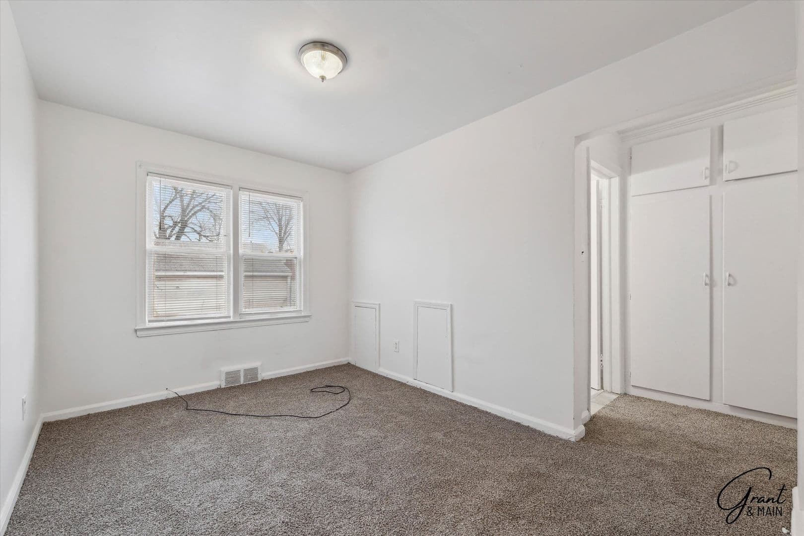 Detroit Apartment: 15818 Puritan