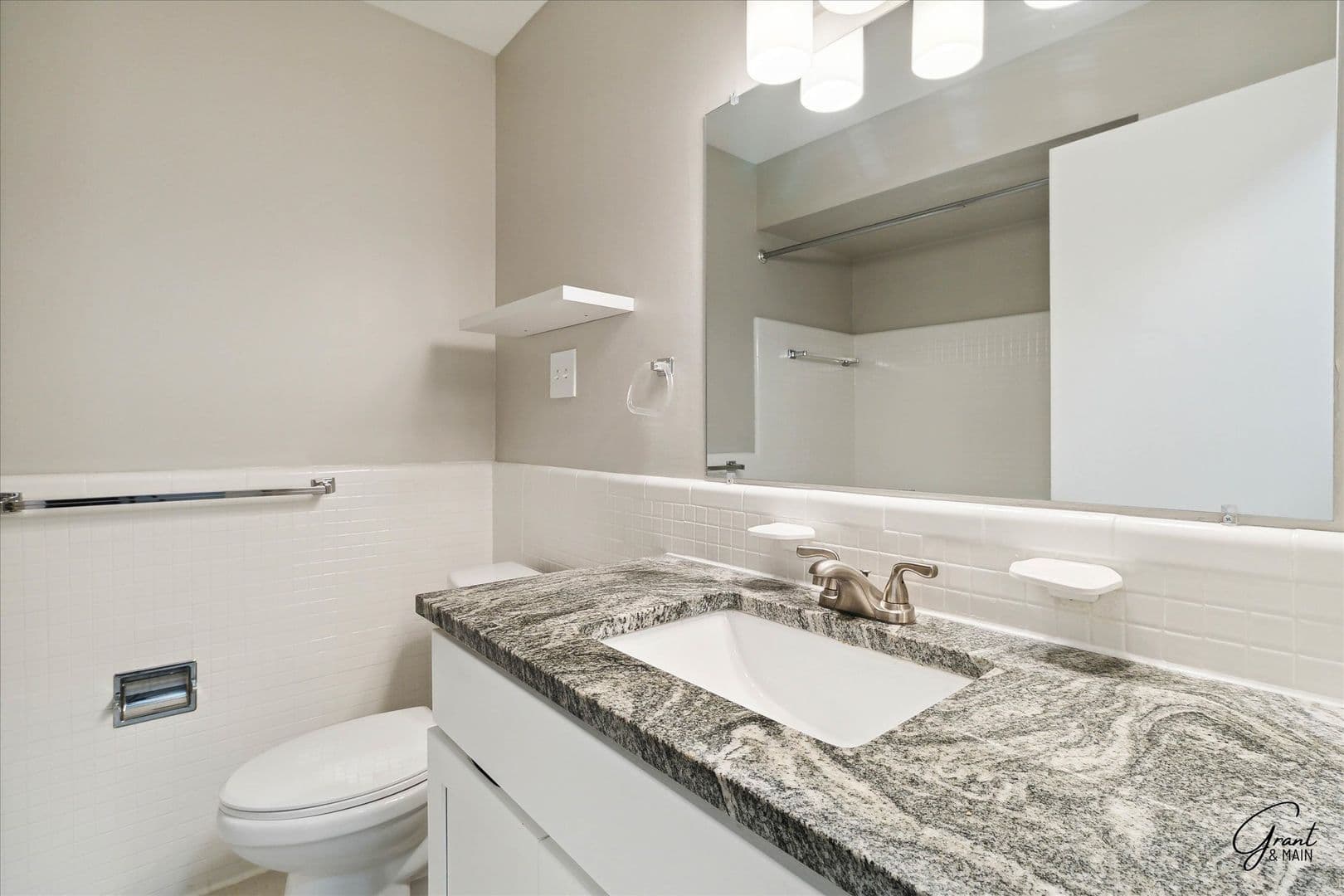 Ferndale Apartment: 494 E. Breckenridge