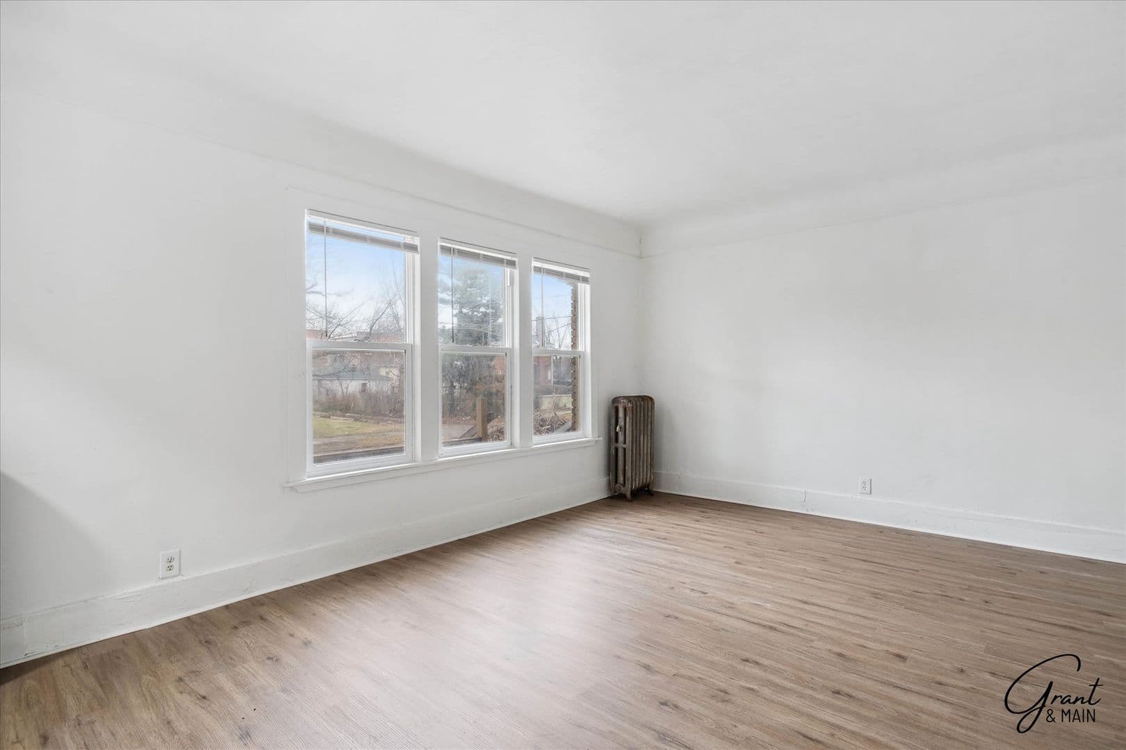 Detroit Apartment: 2433 Pasadena St.