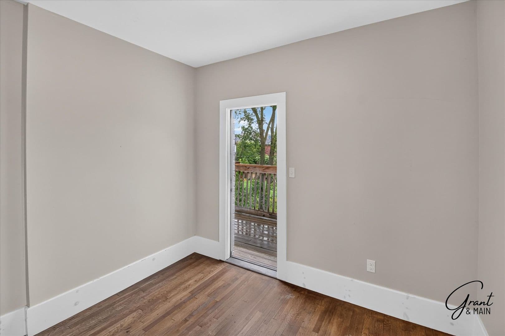 Detroit Apartment: 7426 - 7428 Dunedin