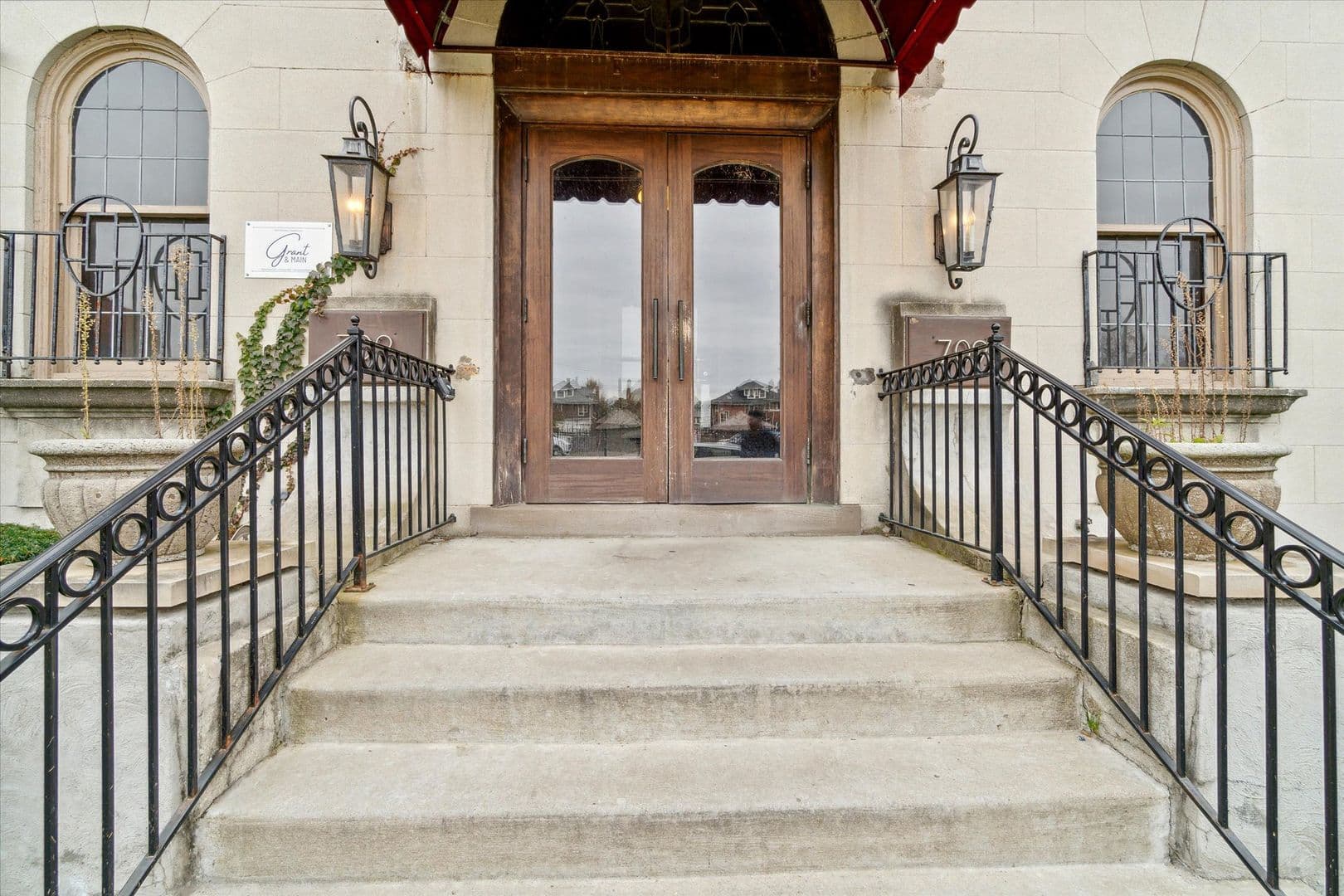Detroit Apartment: 709 Hazelwood