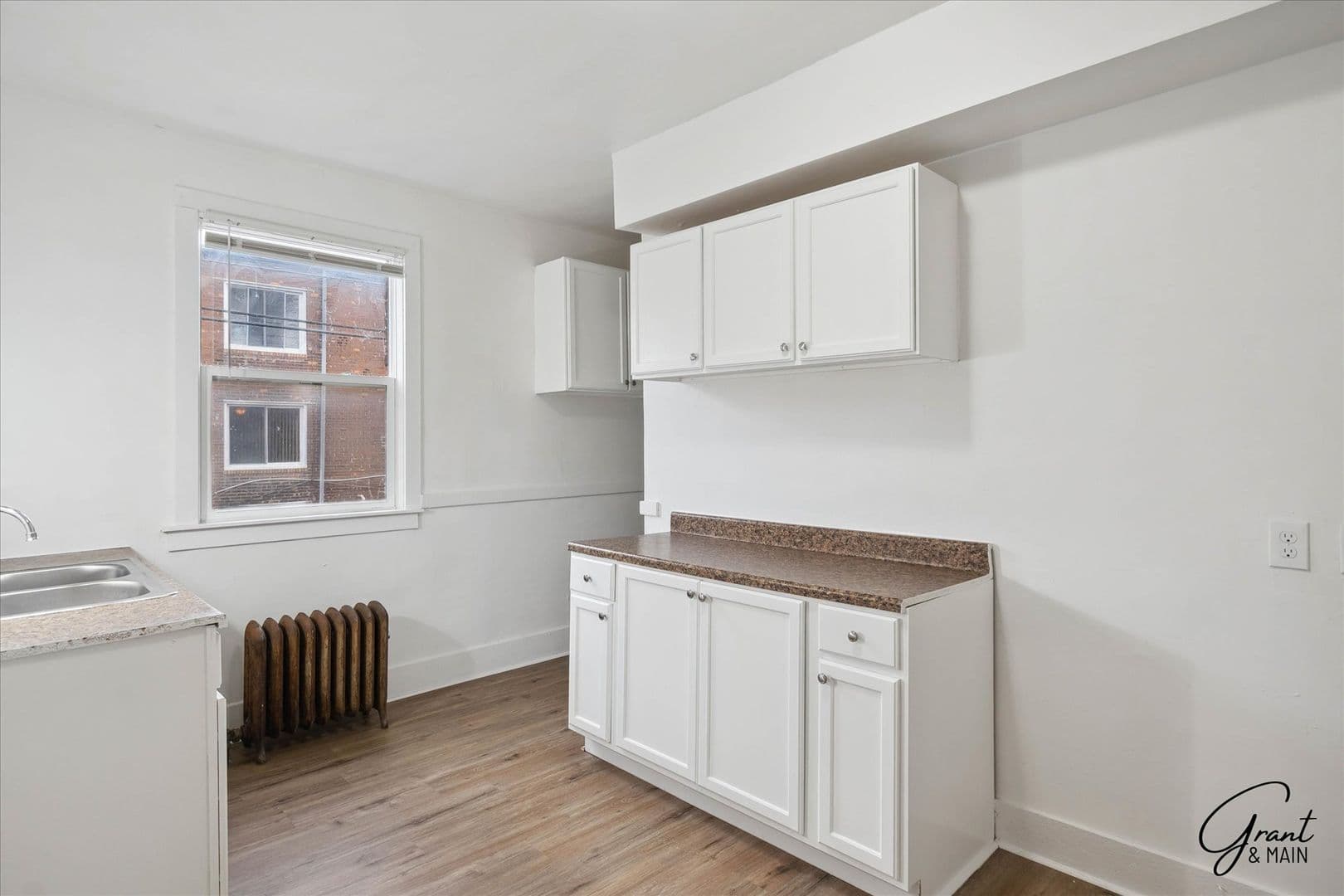 Detroit Apartment: 2433 Pasadena St.