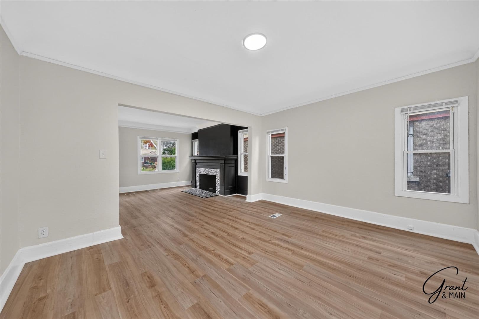 Detroit House: 2633 Burlingame St