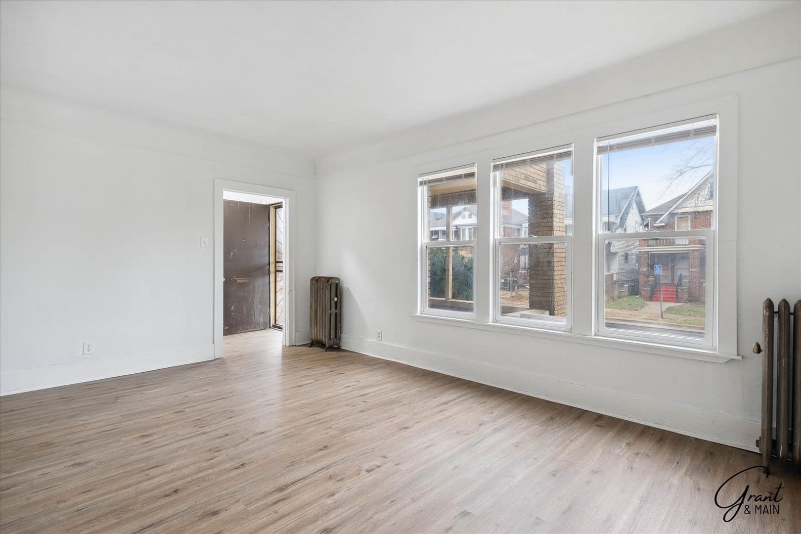 Detroit Apartment: 2433 Pasadena St.