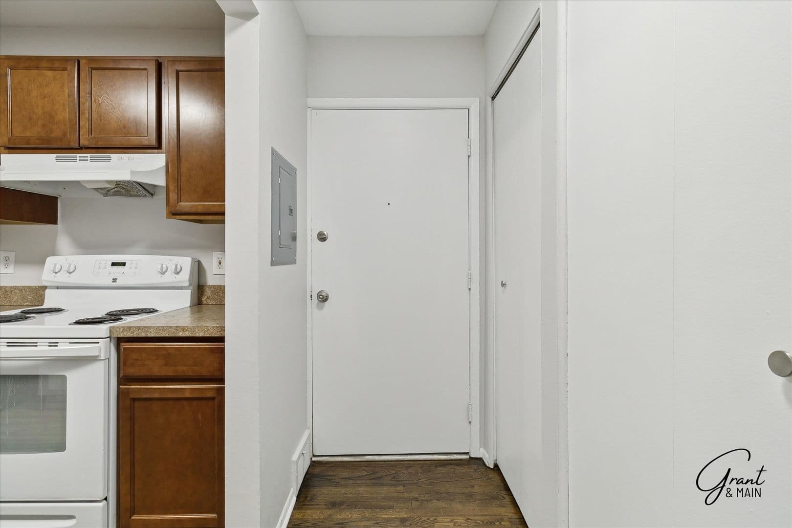 Ferndale Apartment: 271 E. Oakridge