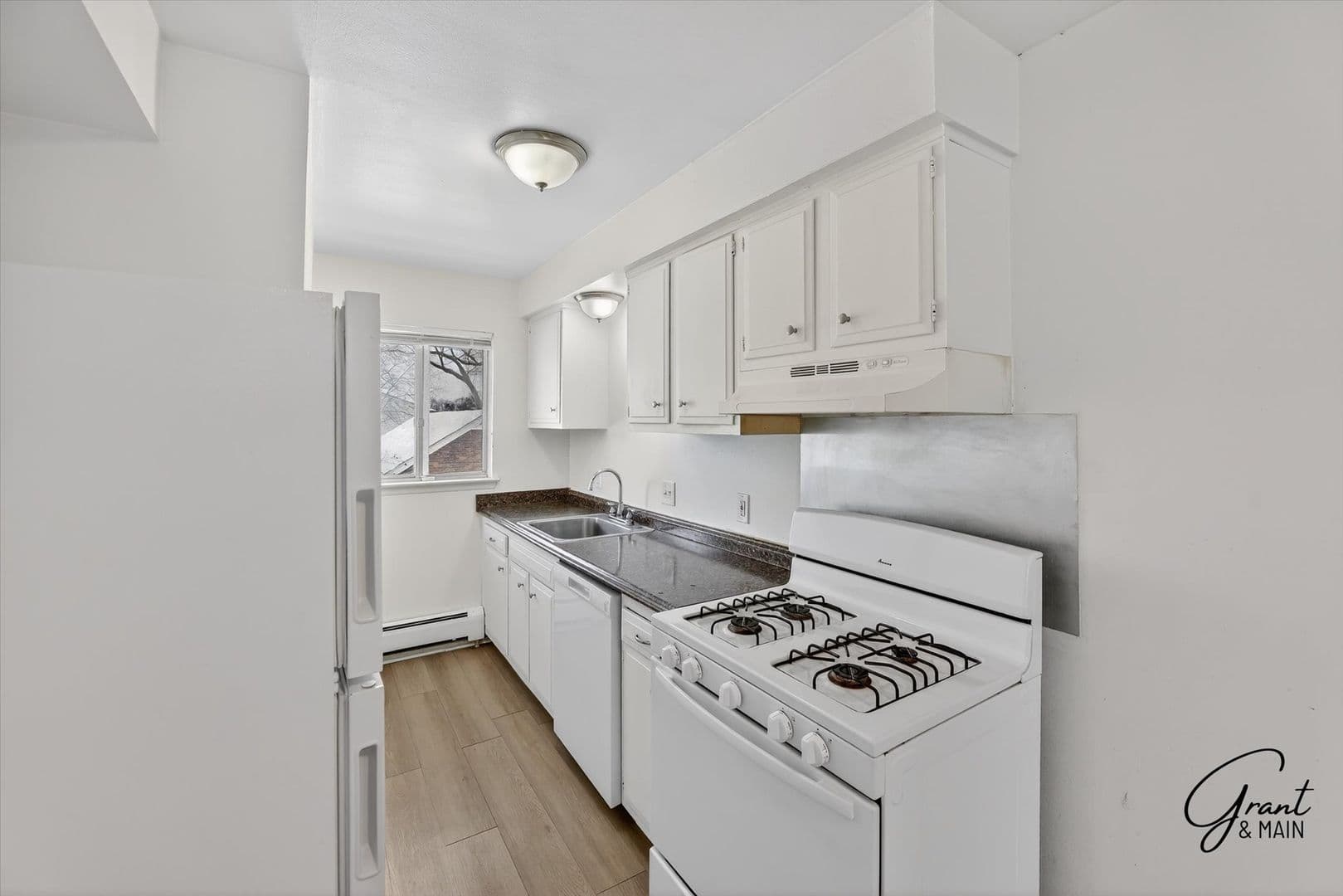 Garden City Apartment: 6409 Middlebelt