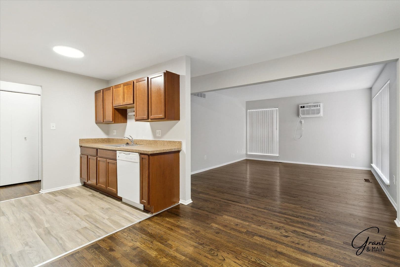 Ferndale Apartment: 271 E. Oakridge
