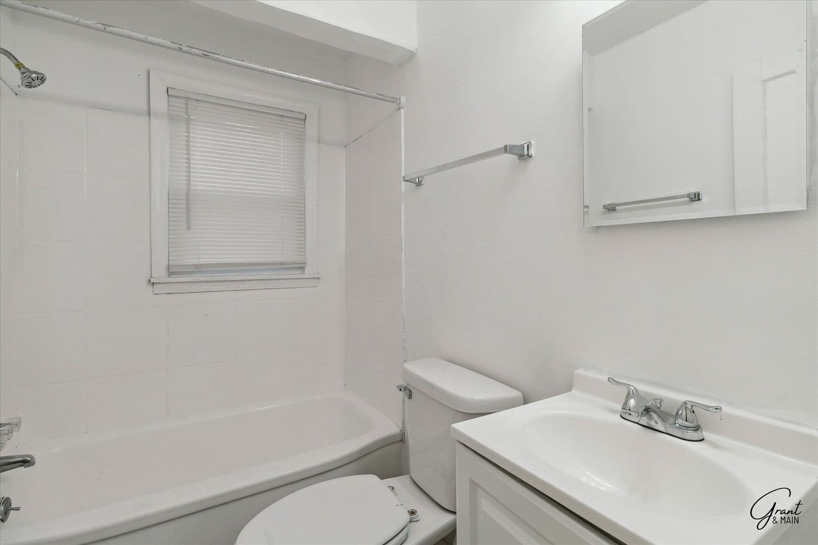 Detroit Apartment: 15818 Puritan