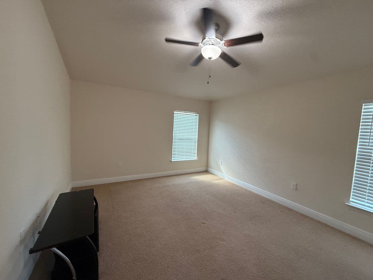 Beverly Hills House: 585 W Runyon Loop