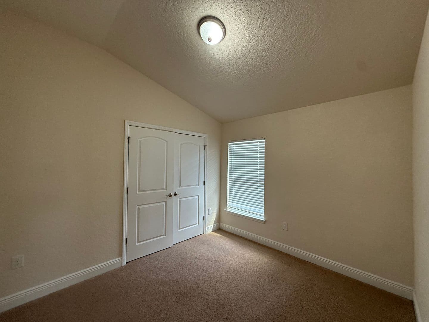 Beverly Hills House: 585 W Runyon Loop