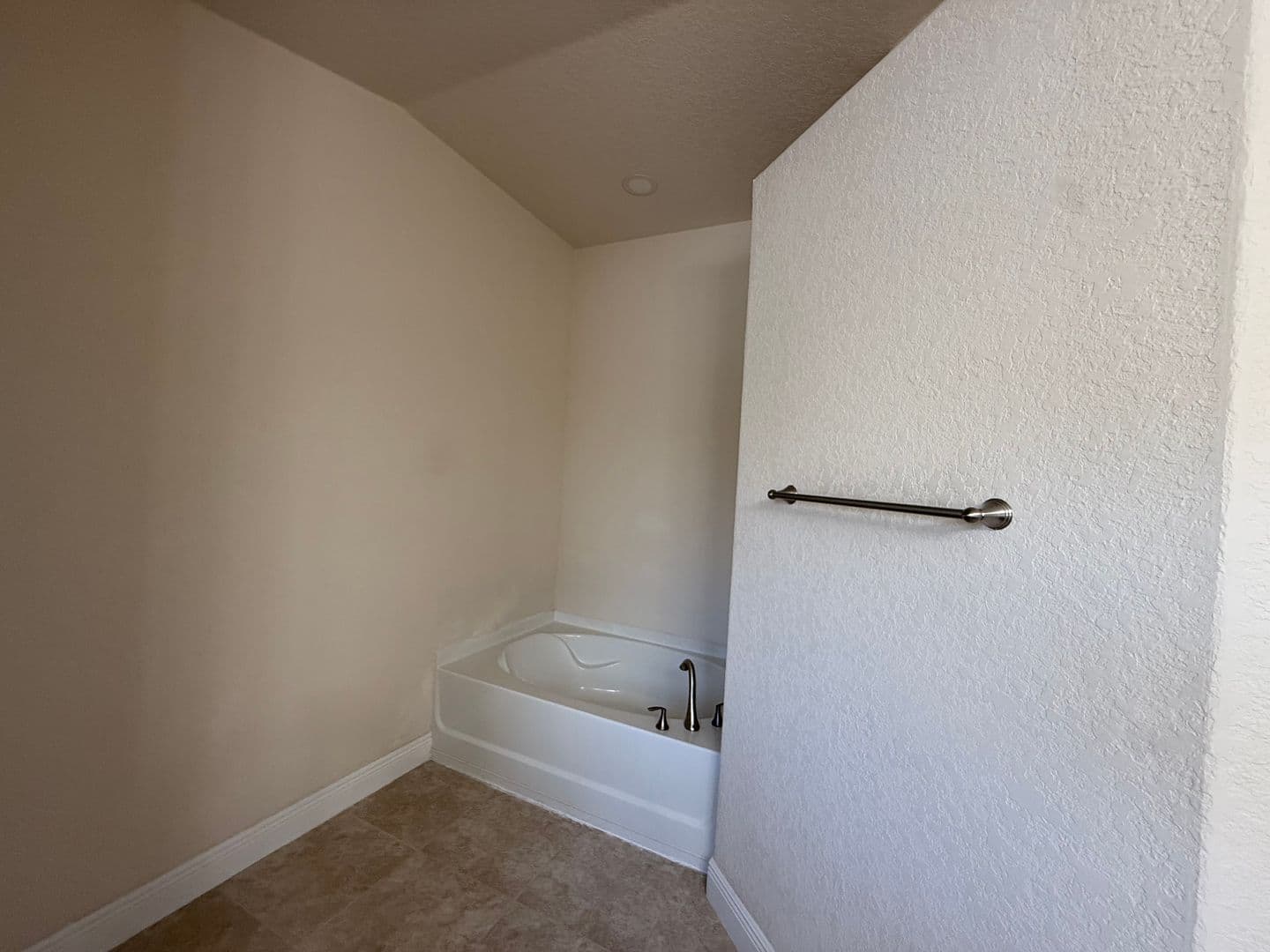 Beverly Hills House: 585 W Runyon Loop