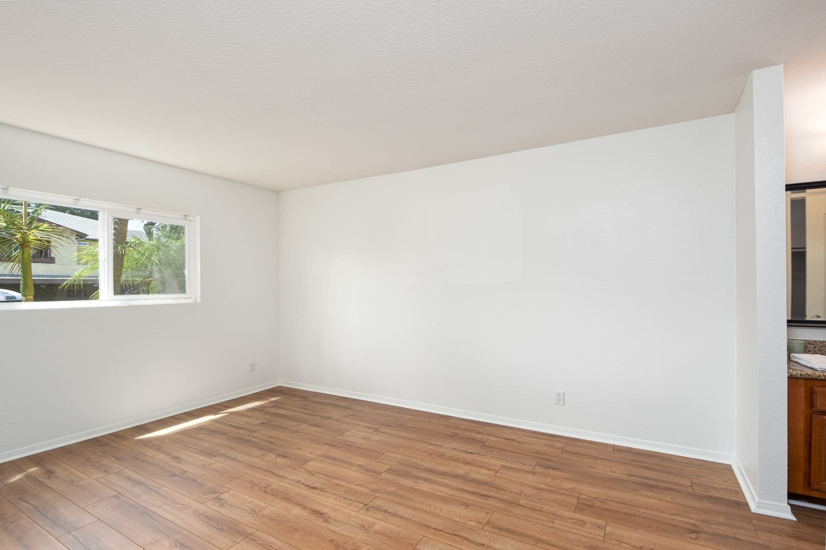 Oceanside Condo: 530 Calle Montecito
