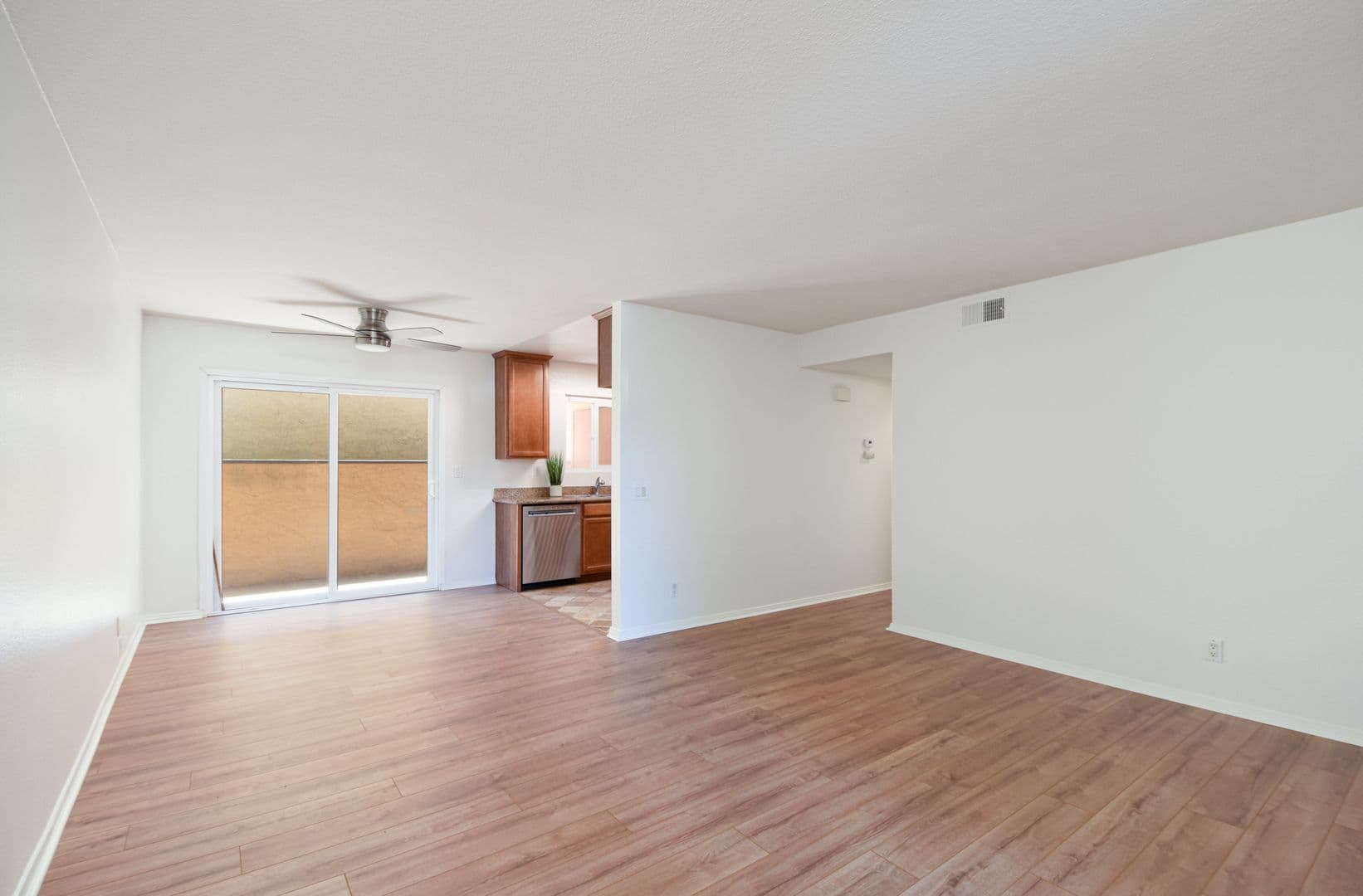 Oceanside Condo: 530 Calle Montecito
