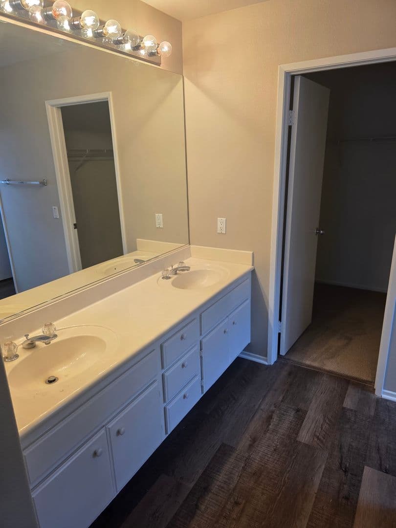 Temecula House: 32442 Galatina Street