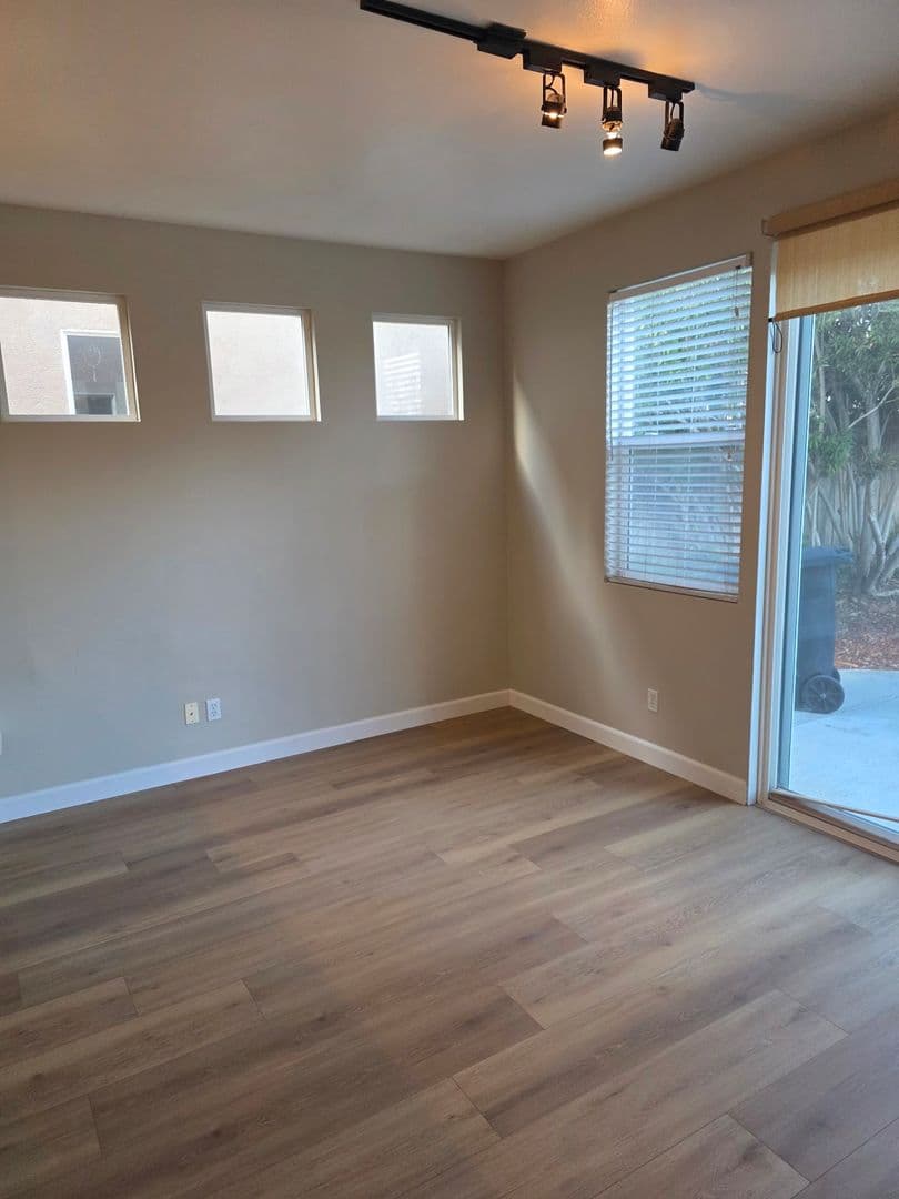 Temecula House: 32442 Galatina Street