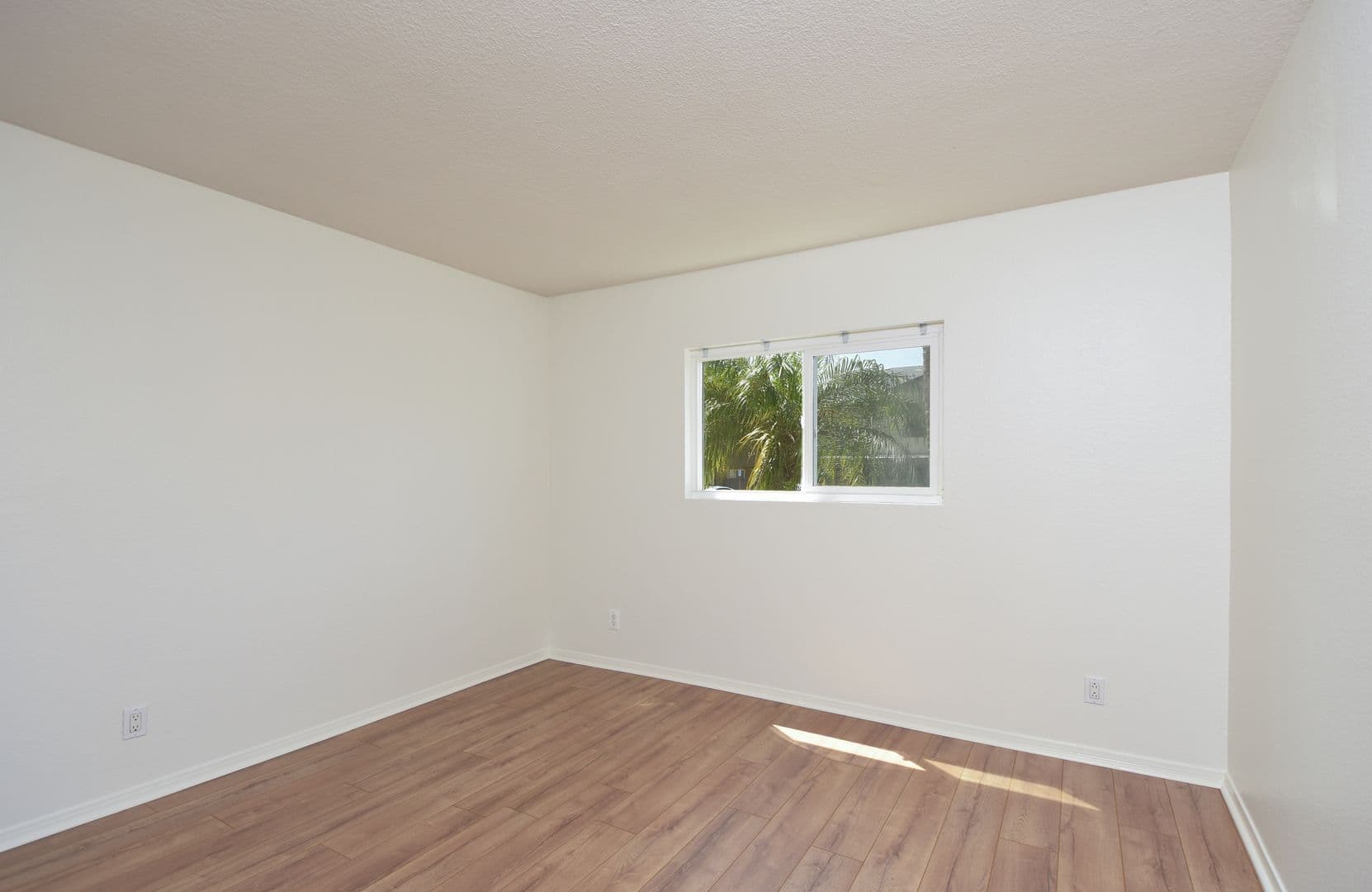 Oceanside Condo: 530 Calle Montecito