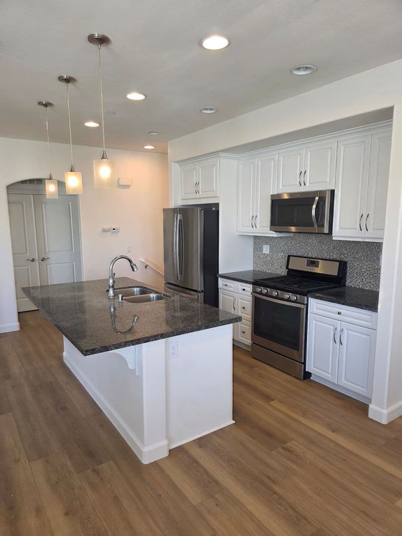 Temecula Townhome: 31831 Calle Brio