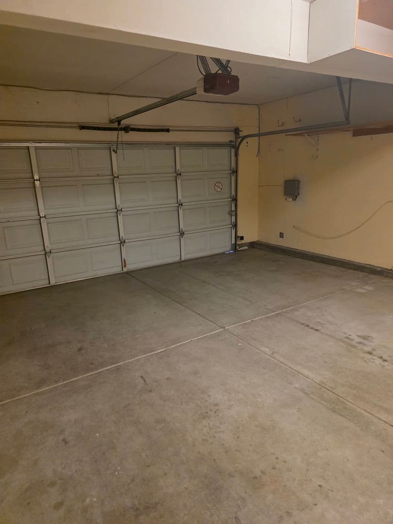Temecula House: 32442 Galatina Street