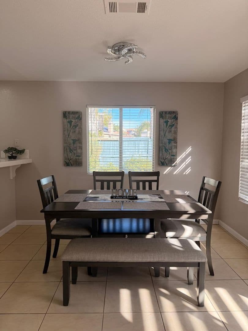 Temecula House: 33321 Calle Langarica